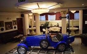 Queen'S Astoria Design Hotel