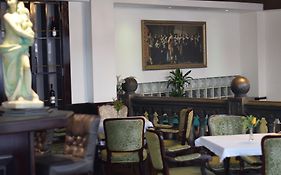 Queen'S Astoria Design Hotel